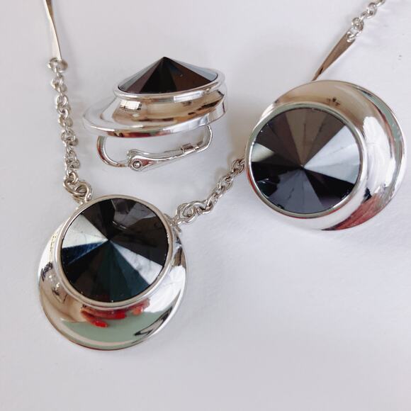 VTG Signed Sarah Coventry Clip Earrings Necklace Set Black Glass Silver Tone 70s - Picture 13 of 13